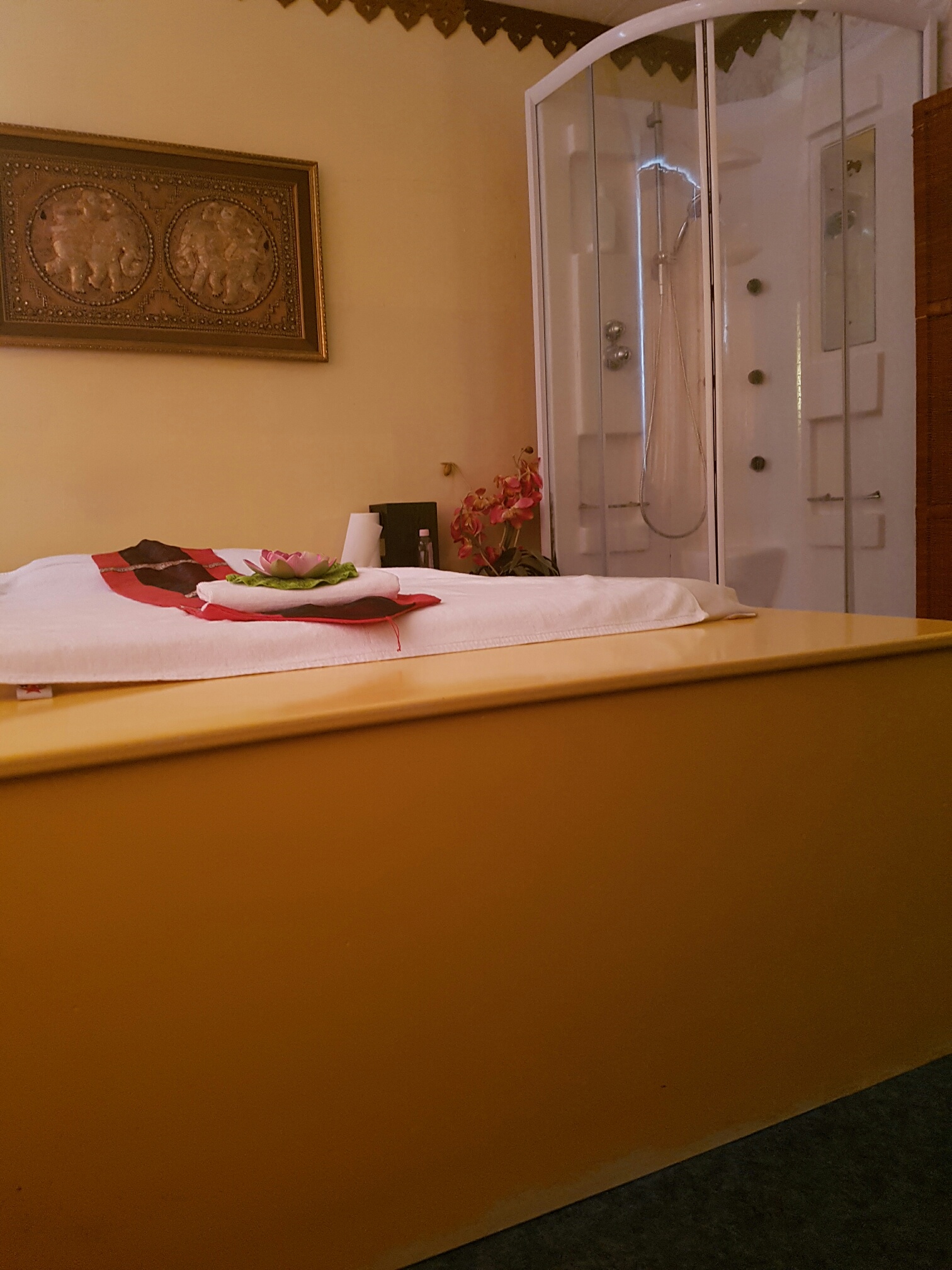 Wegens Enorme Drukte Zijn Wij Op Zoek, Goede Verdiensten.. Erotische Massage