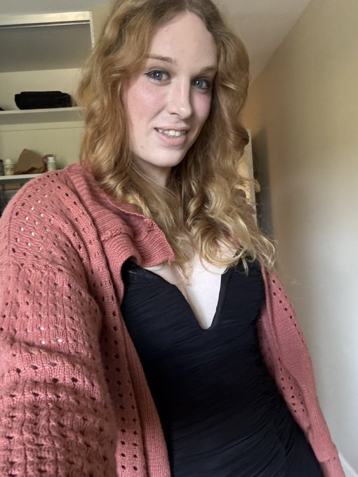 Als Je Op Zoek Bent Naar Gezelschap Van Een Intelligente, Sexy, Gepassioneerde En Sensuele Vrouw, Dan Is Dit De Beste Keuze Voor Een Stijlvolle En Verfijnde Dame Die Ook Van Ondeugende, Smerige Pret Houdt! Transexuelen