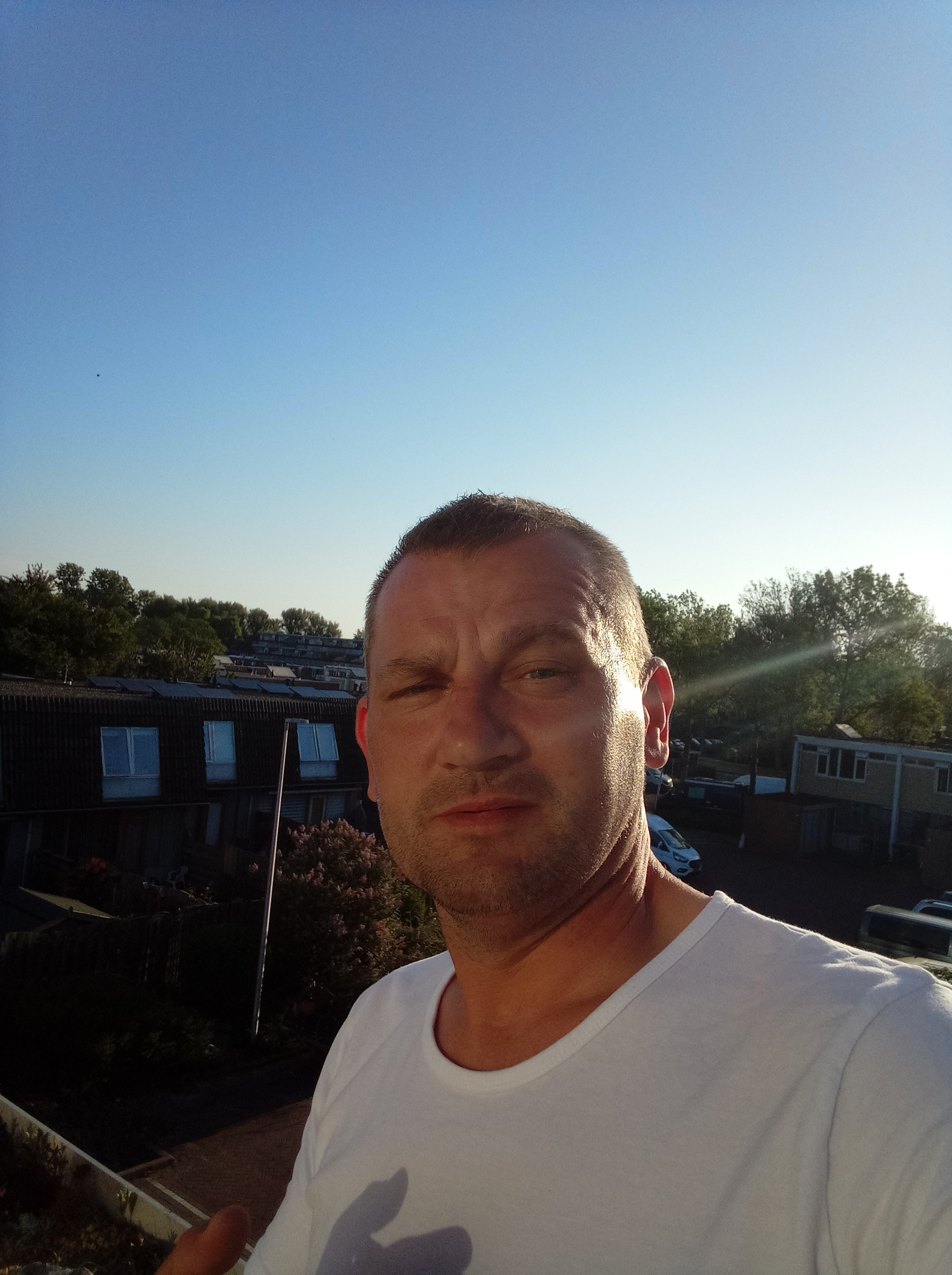 Een Speciale Bloem Met Een Opvallend Kenmerk??geur Kleur Interesse Voor Mij Een Leuke Avond Samen Meemaken Buitensex