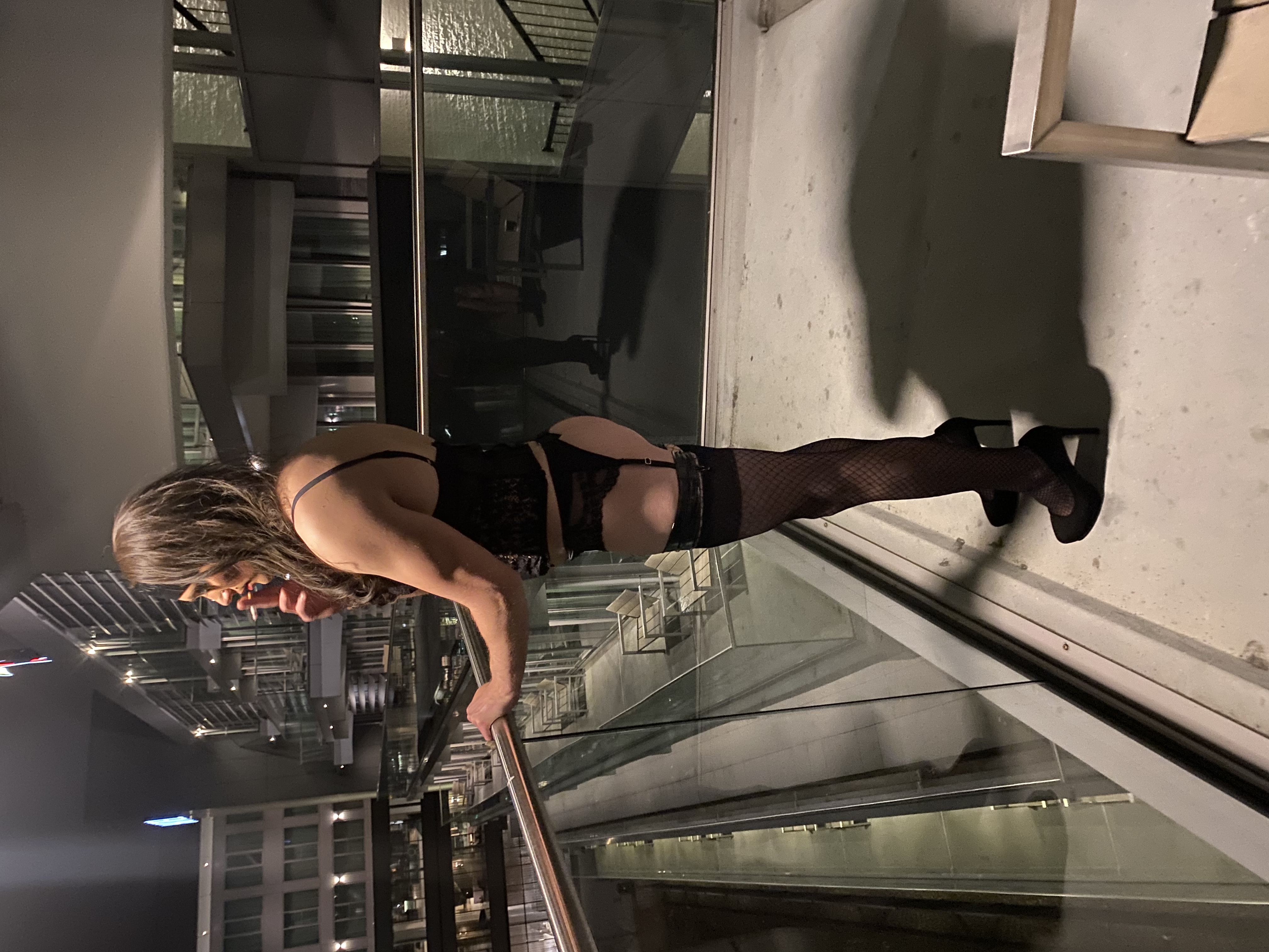 TessaTV Pijpt En Laat Zich Neuken Tegen Betaling Travestie Prive/escort