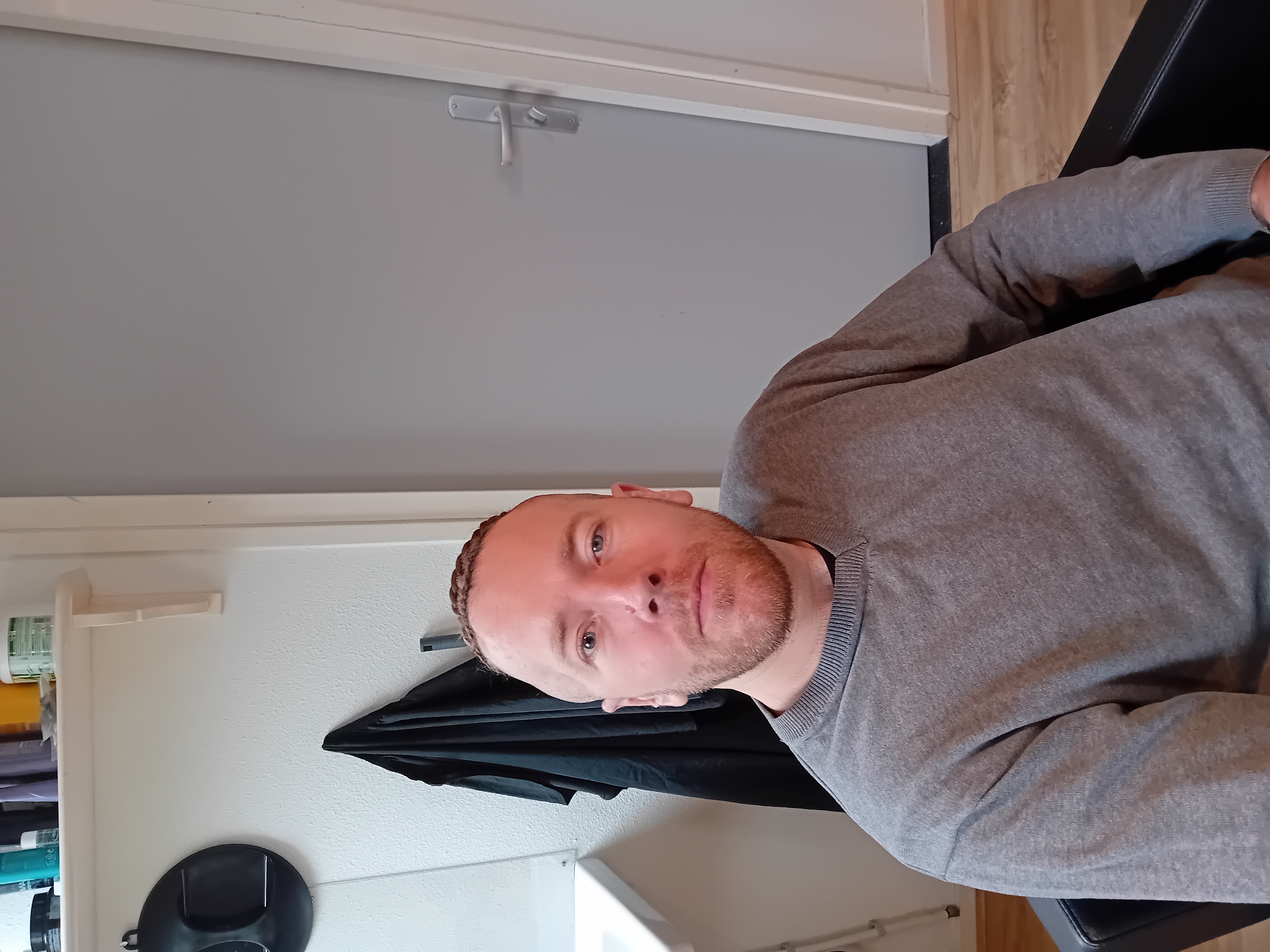 15? Normal Erotische Massage (+neukbundel) = 35?+ Gigolo