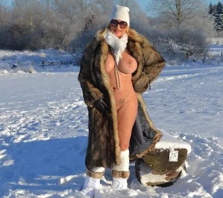 Ben Jij Alvast Op Zoek Naar Een Winter Sletje? Vrouw Zoekt Man