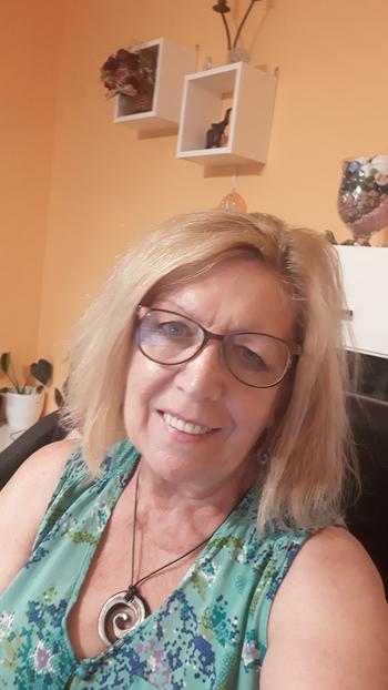 Ben Benieuwd Wie U Bent. Vrouw Zoekt Man