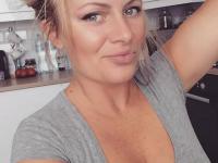 Zoek Je Ook Een Spannende Date? Vrouw Zoekt Man