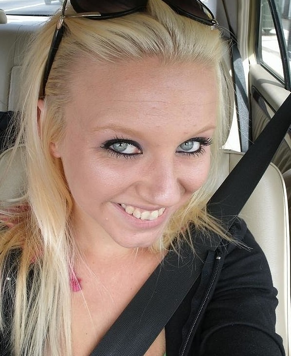 Een Super Geile Man Die Nieuwe Dingen Wilt Ontdekken. Vrouw Zoekt Man