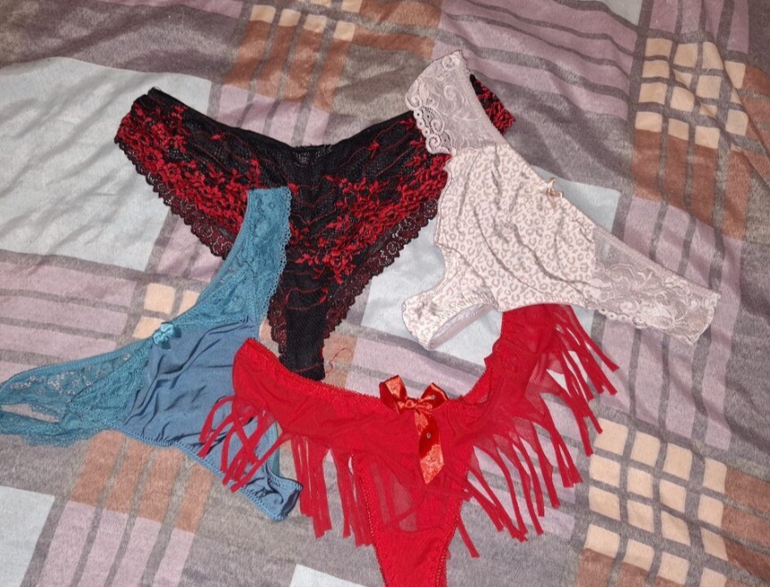 Milf Strings Gedragen Slipjes & Kleding