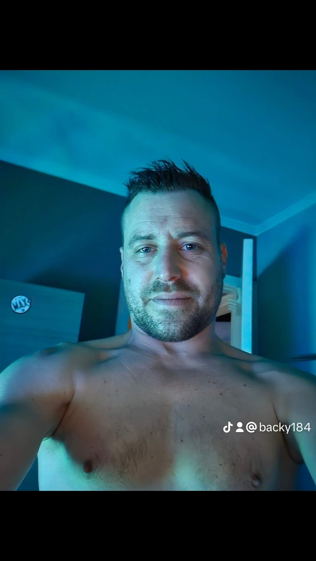 Toyboy For Onli Met Iet Ga Moeten Bezig Zijn Gigolo