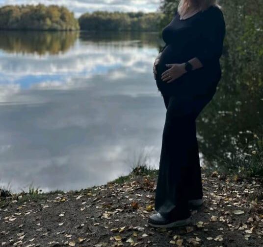 Geile Stevig Zwanger Vrouw Is Geil En Wil Sex Amateur Hoeren