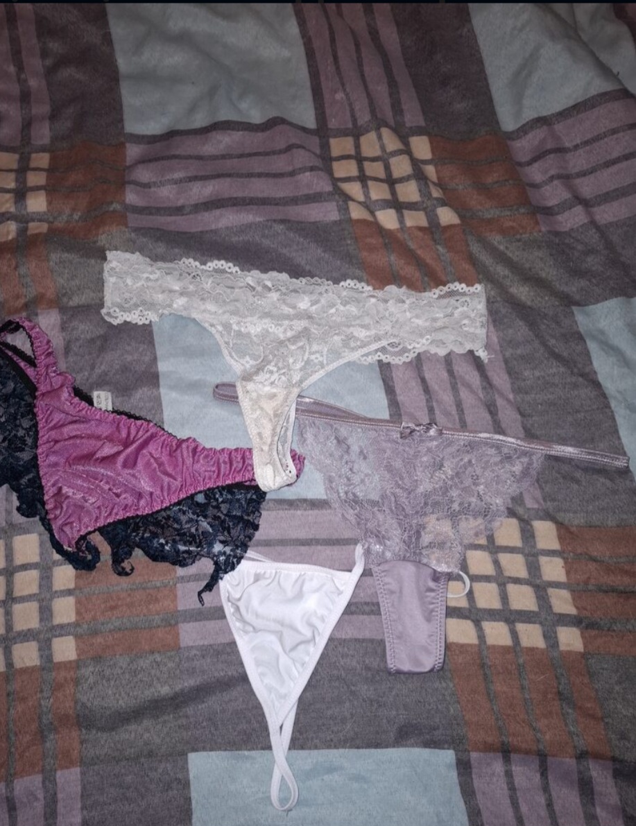 Milf Strings Gedragen Slipjes & Kleding