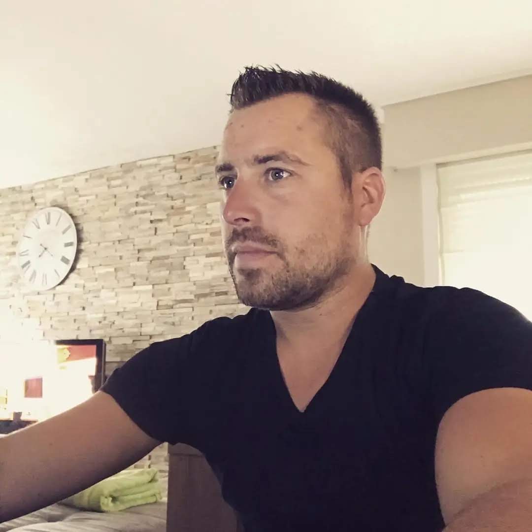 Toyboy For Onli Met Iet Ga Moeten Bezig Zijn Gigolo