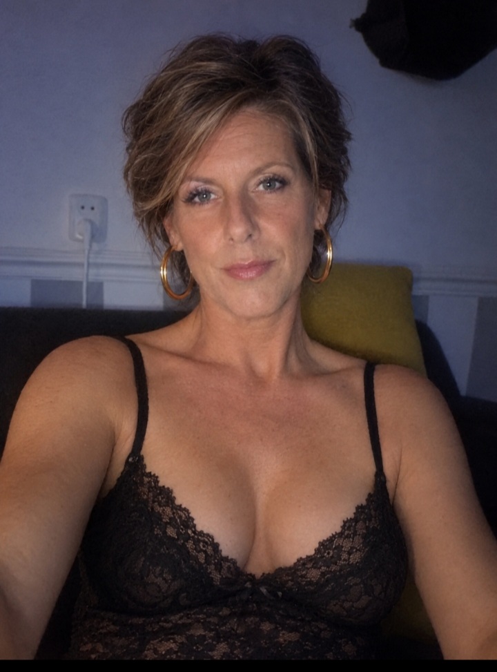 Travasletje Wil Hard Geneukt Worden Door Domi Man Sexdate