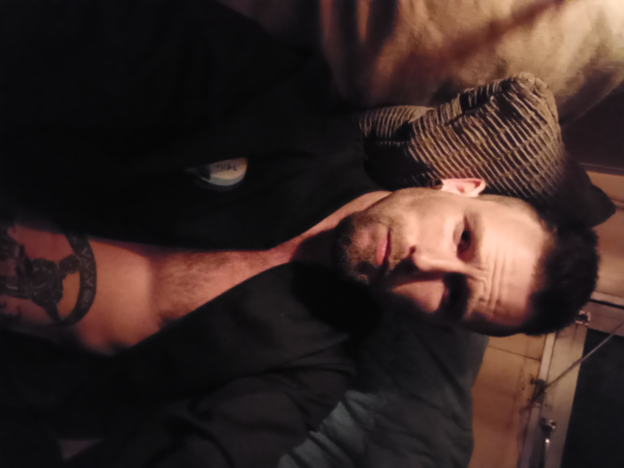 Man Geeft Vrouw Waar Ze Naar Verlangt Man Zoekt Vrouw