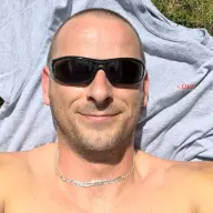 Looking For A Nice Time. Man Zoekt Vrouw