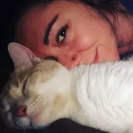 Ze Heeft Een Kat Die Kitty Heet Vrouw Zoekt Man