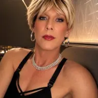 Sexy Travasletje Zoekt Wat Oudere Domiman Om Mij Lekker Te Verwennen. I