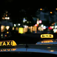 Dame Of Stel Taxi Nodig Betaling In Natura
