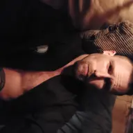 Man Geeft Vrouw Waar Ze Naar Verlangt