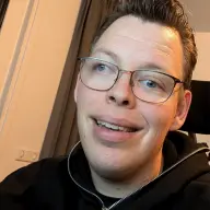 Jongeman Op Zoek Naar Een Date! Plassex & Poepsex