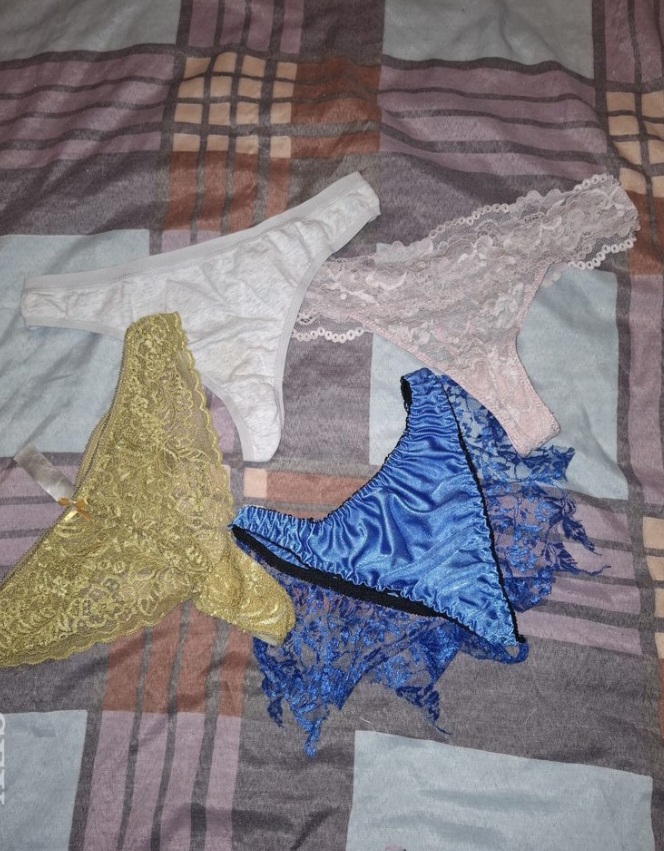 Milf Strings Gedragen Slipjes & Kleding
