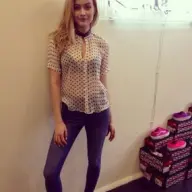 Zou Je Met Me Willen Uiteten Of Daten? Vrouw Zoekt Man
