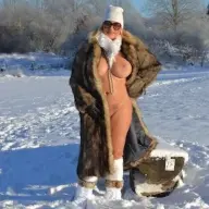 Ben Jij Alvast Op Zoek Naar Een Winter Sletje? Vrouw Zoekt Man