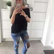 Kijk Jij Stiekem Om Het Hoekje? Vrouw Zoekt Man